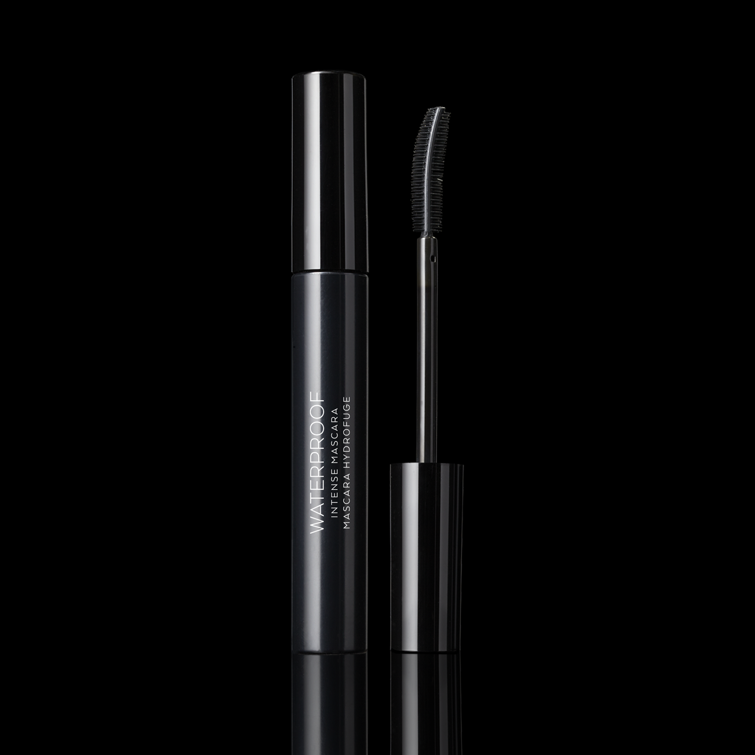 Creamy waterproof mascara that provides extremely longer lashes, up to 60% longer.